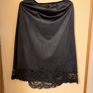 Vassarette VTG Black Midi Slip with Lace Hem 2 XL USA Made